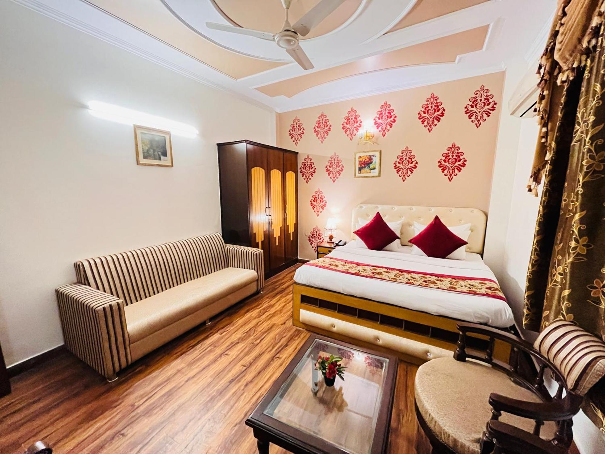 Hotel Paras - Karol Bagh Delhi Exterior photo