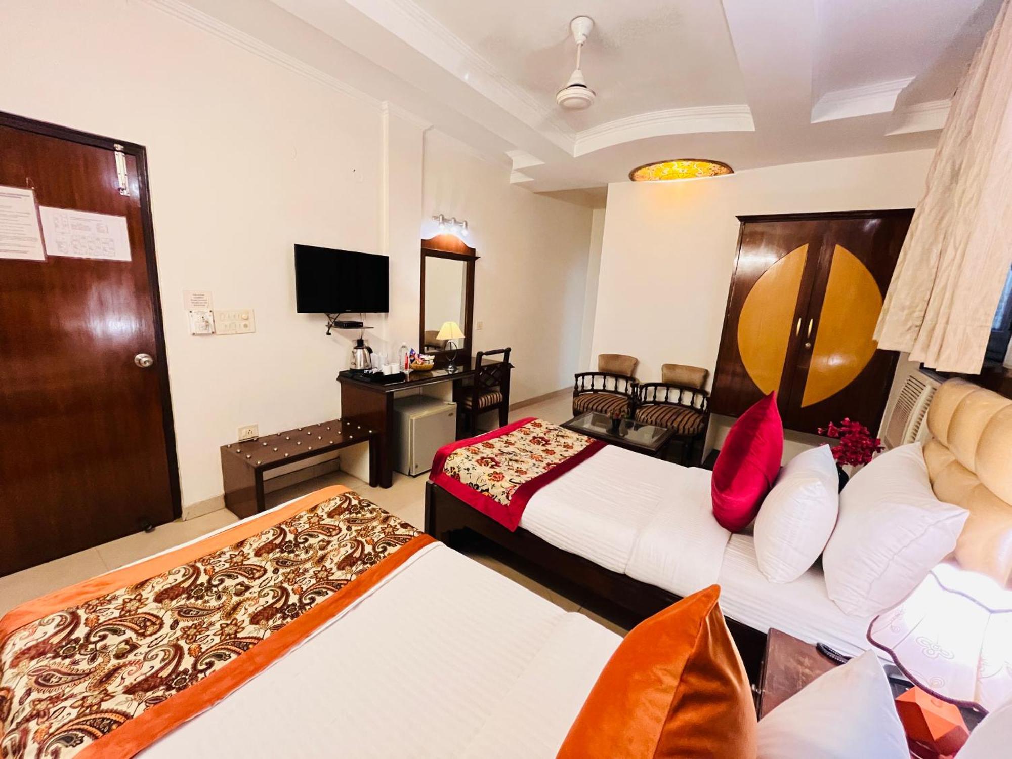 Hotel Paras - Karol Bagh Delhi Exterior photo