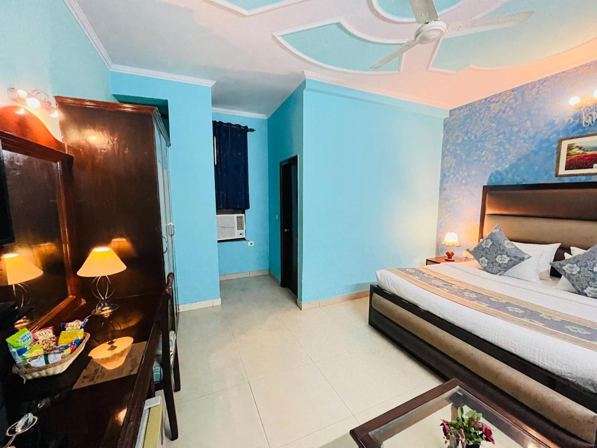 Hotel Paras - Karol Bagh Delhi Exterior photo