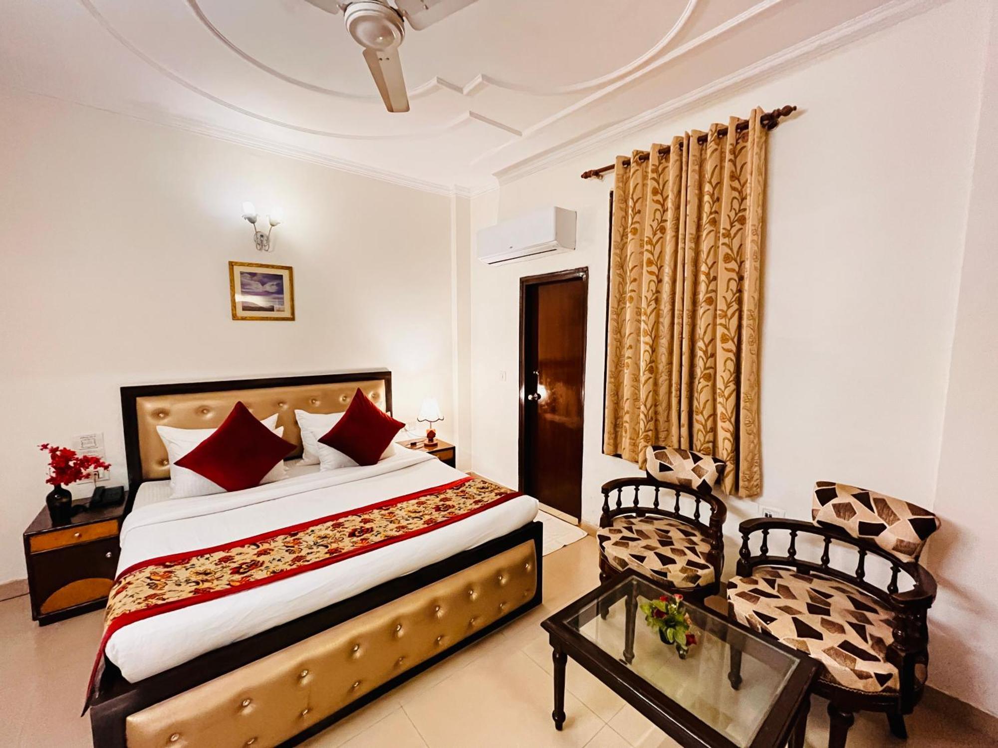 Hotel Paras - Karol Bagh Delhi Exterior photo