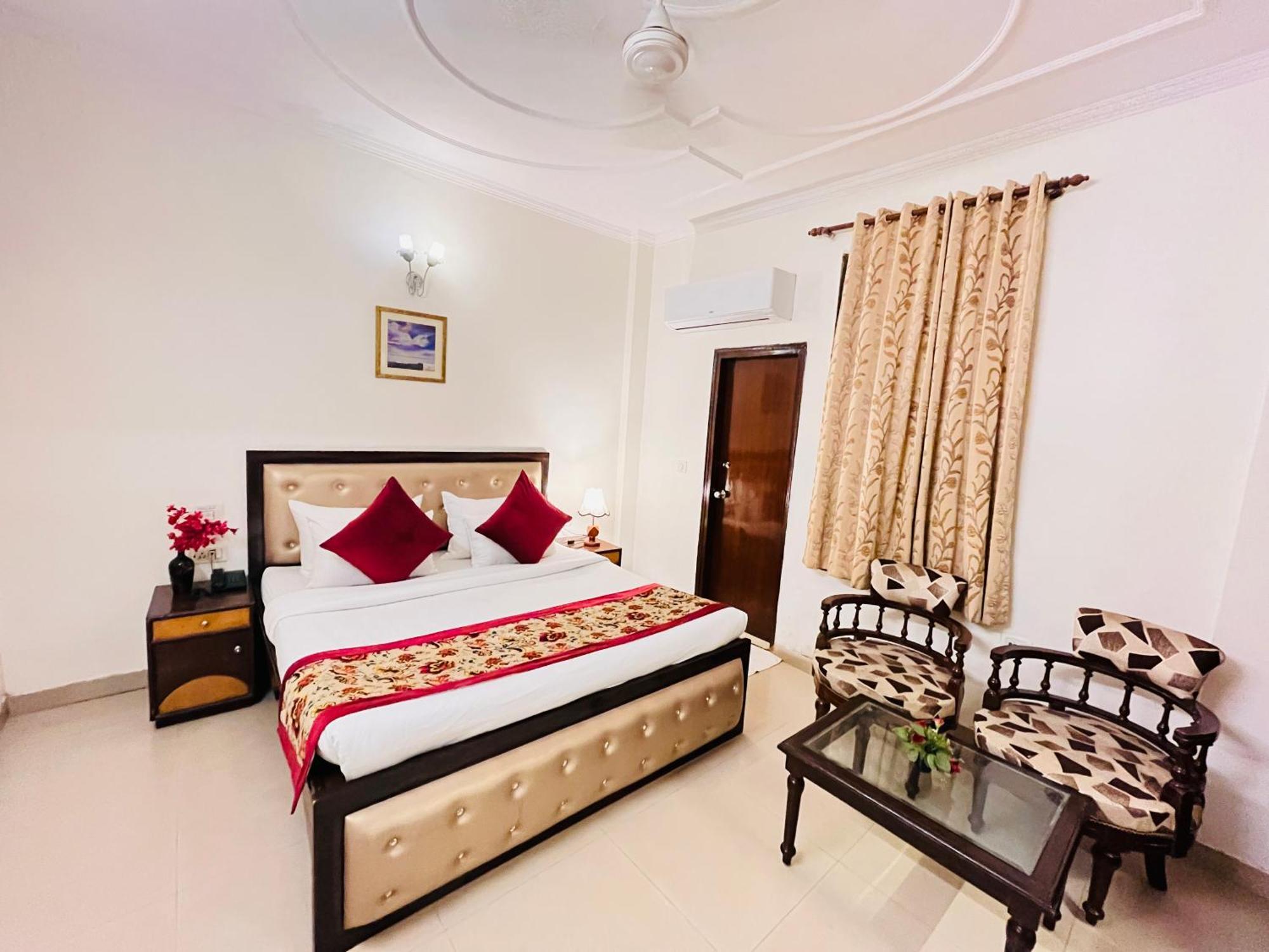Hotel Paras - Karol Bagh Delhi Exterior photo