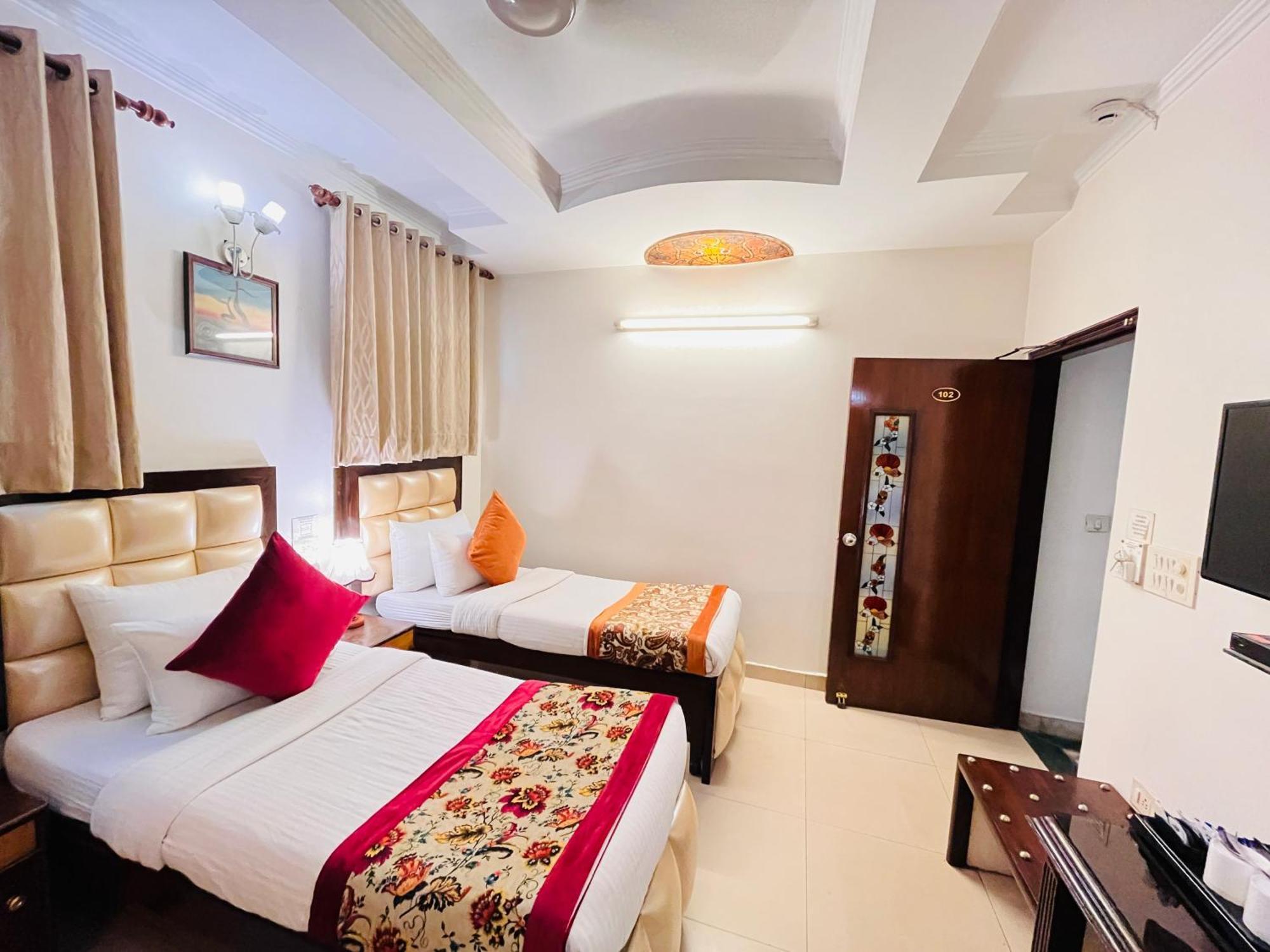 Hotel Paras - Karol Bagh Delhi Exterior photo