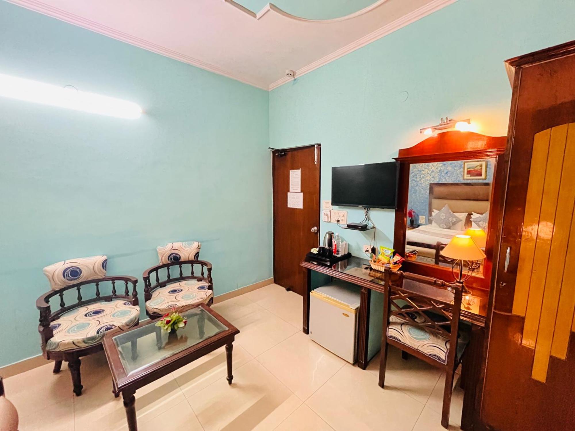 Hotel Paras - Karol Bagh Delhi Exterior photo