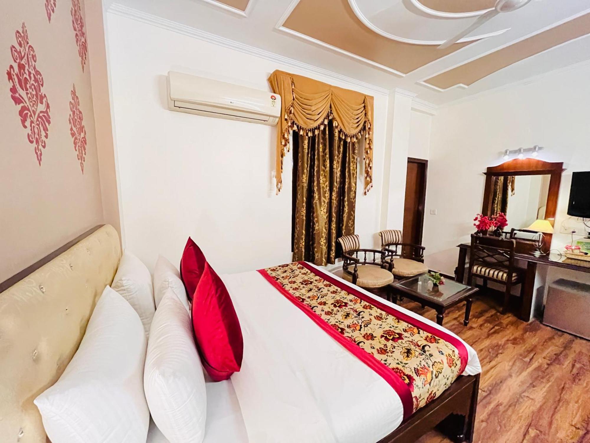 Hotel Paras - Karol Bagh Delhi Exterior photo