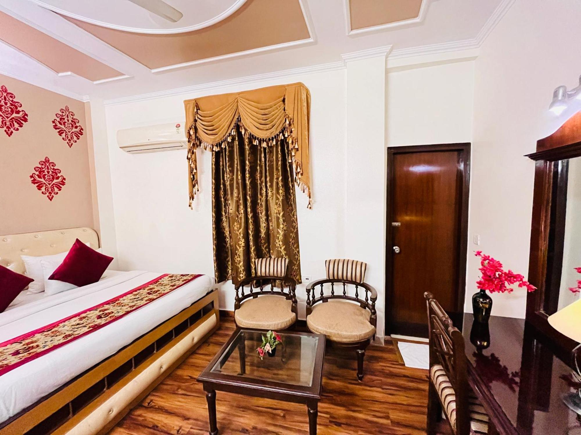Hotel Paras - Karol Bagh Delhi Exterior photo